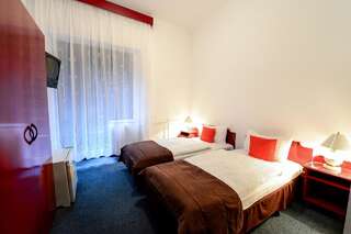 Отель Hostel Nord Тимишоара Двухместный номер с 1 кроватью или 2 отдельными кроватями-4
