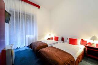 Отель Hostel Nord Тимишоара Двухместный номер с 1 кроватью или 2 отдельными кроватями-10
